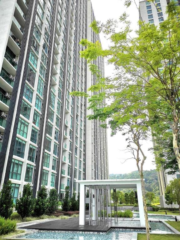 HappyHome@Liberty Arc KL (Corner+Balcony+Netflix) Apartment in Hulu Langat