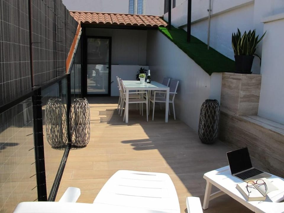 Tabarca  Ático terraza espectacular 2 dormitorios. Apartment in Alicante