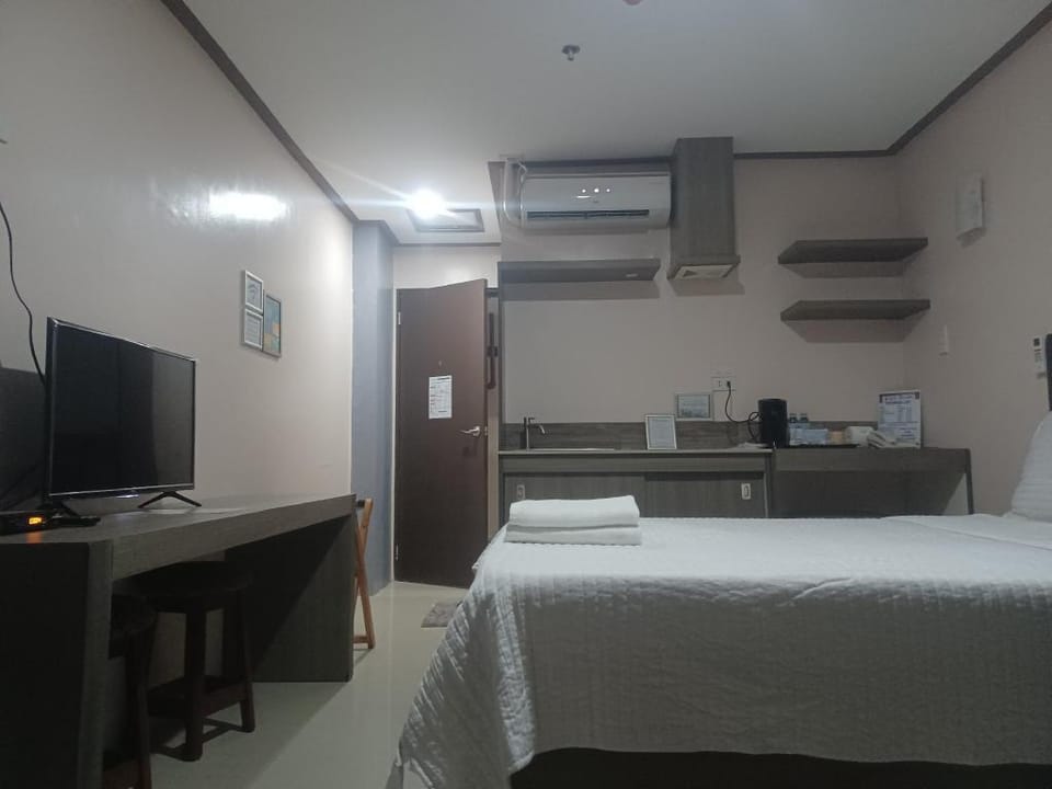 JKL ROOM FOR COUPLE Apartment in Makati