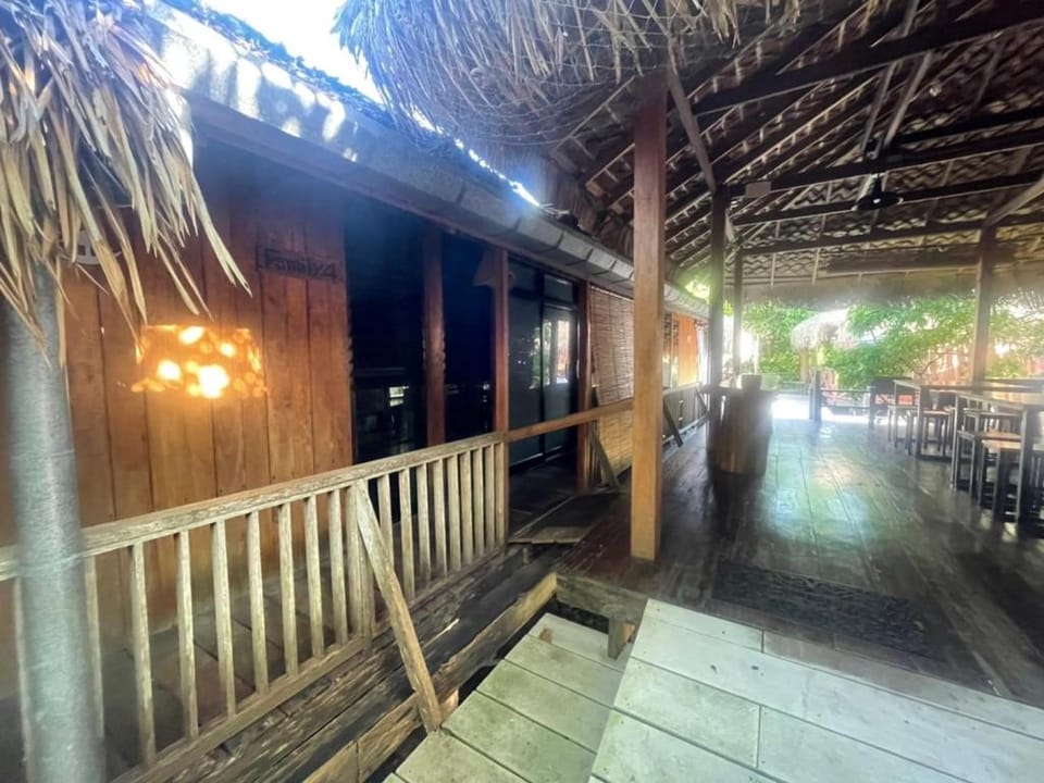 BanRimlay Pakpra บ้านริมเล Family 4  Apartment in Thailand