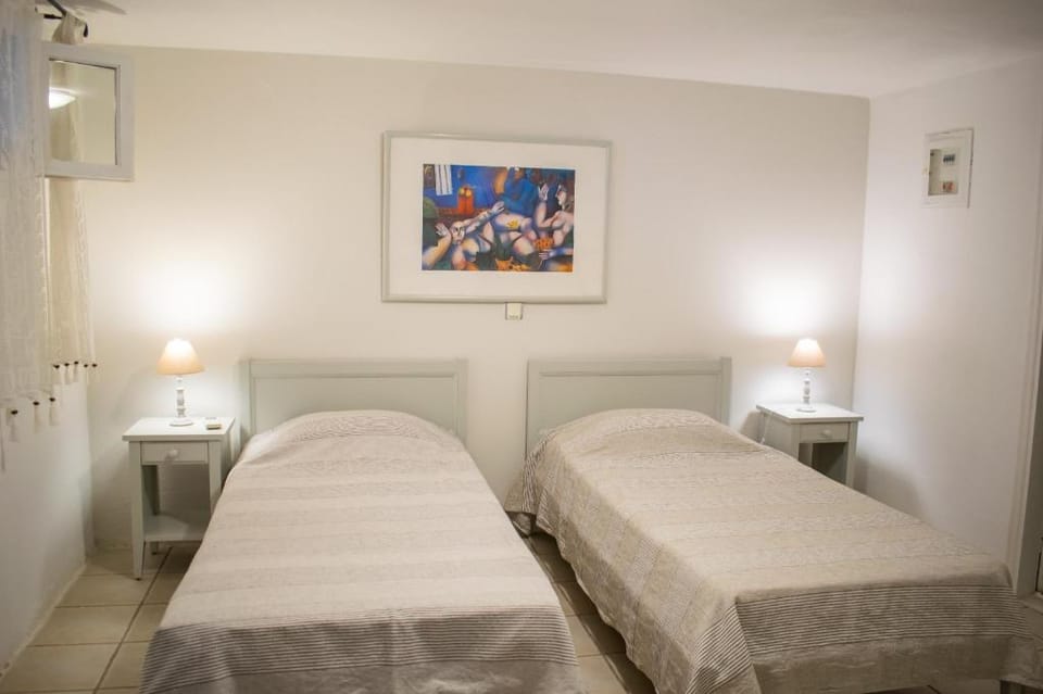 Villa for 6 guests with private pool In Agia Irini - walking distance to beach Villa in Paros, Greece