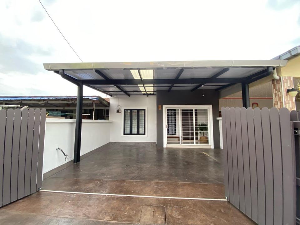 Butterworth Homestay sleep 9 Pax entire house Vacation rental in Penang