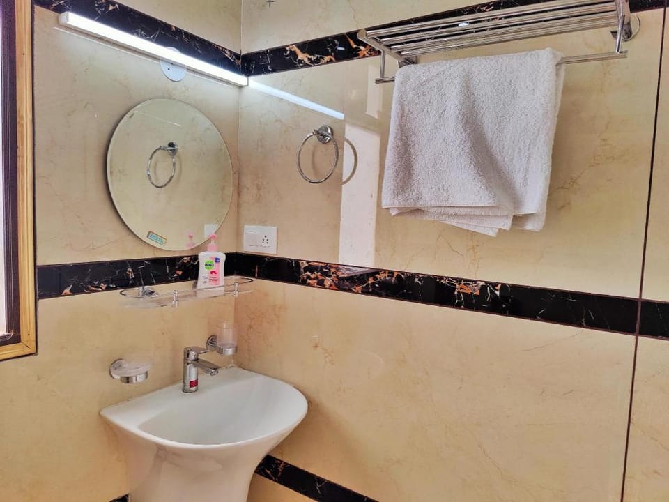 Vinayak House Villa in Shimla