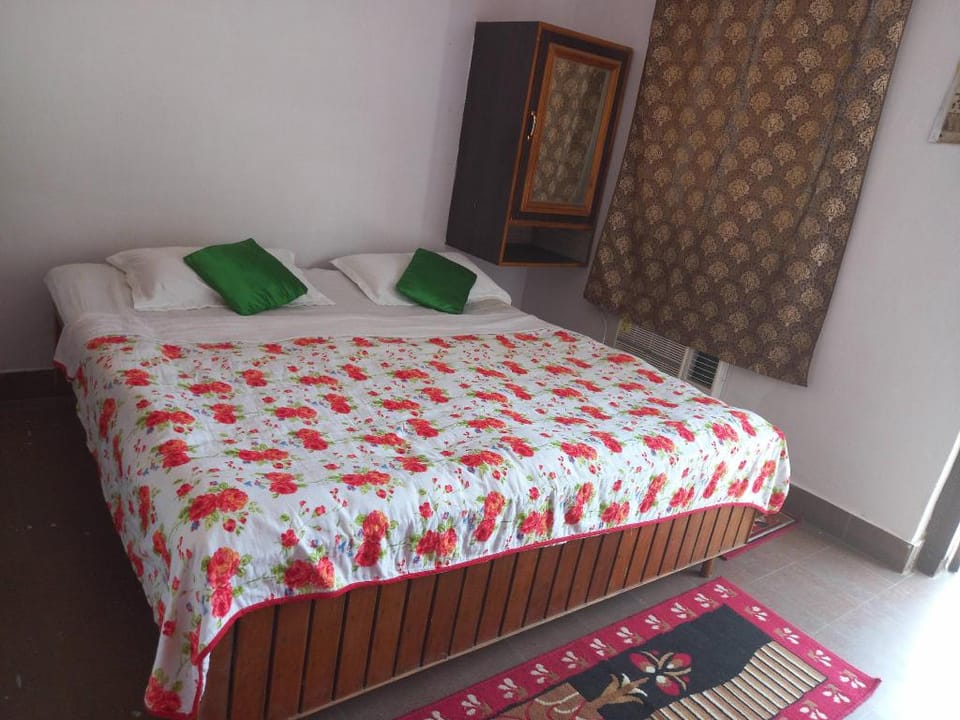Green villa kashi 2 AC Rooms Villa in Varanasi