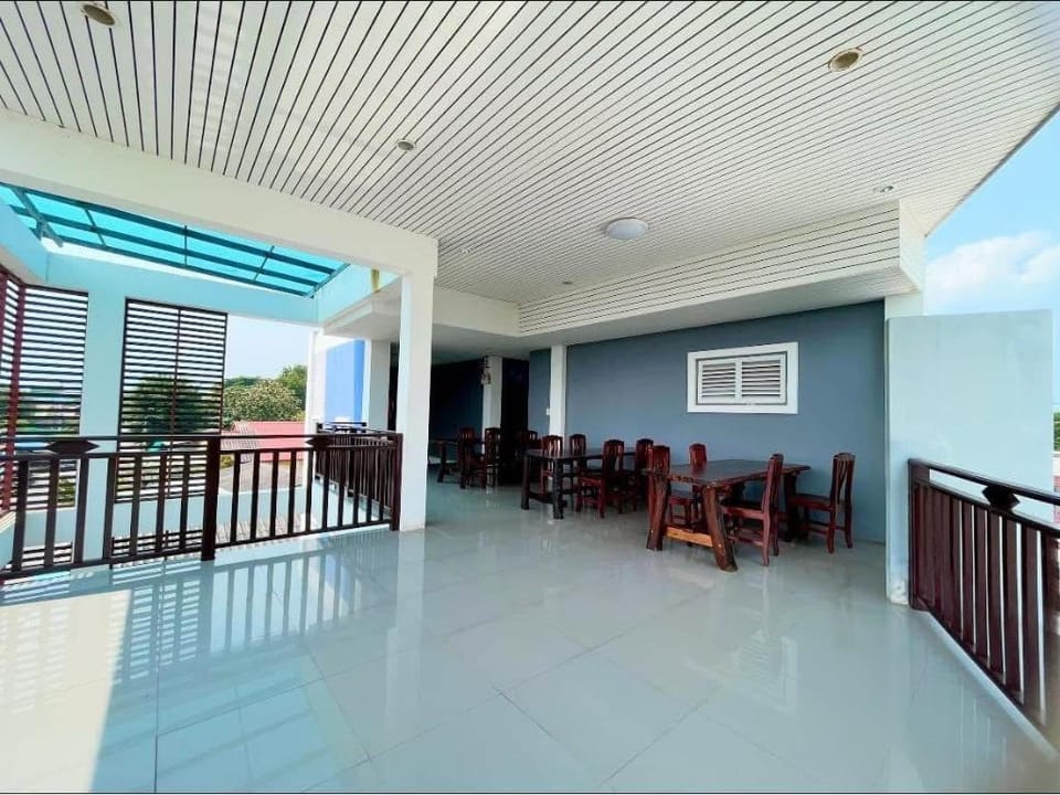 Pran Crescent Apartment in Prachuap Khiri Khan, Thailand