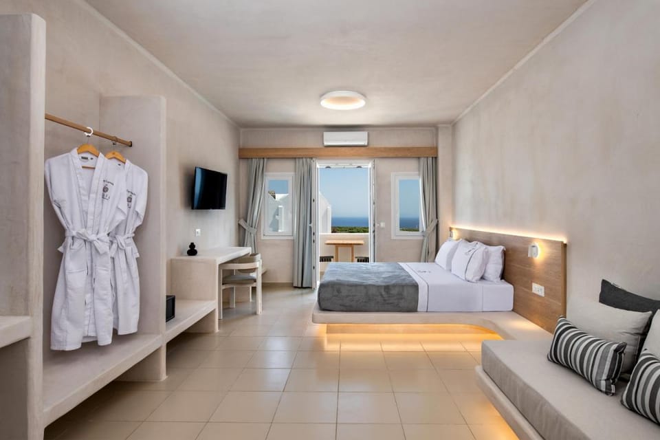 Aelia Luxury Suites Apartment hotel in Santorini
