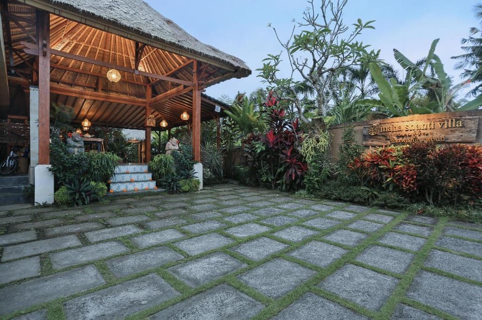 Mahashanti Villa Hotel in Sukawati