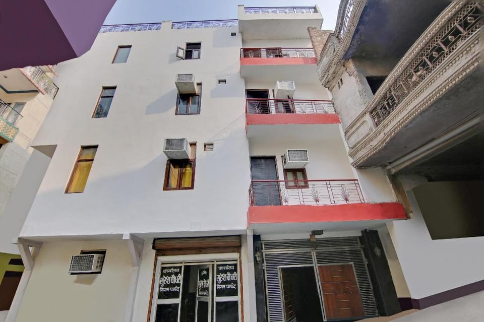 OYO Flagship Delight Stay Near Select Citywalk Mall Hotel in New Delhi