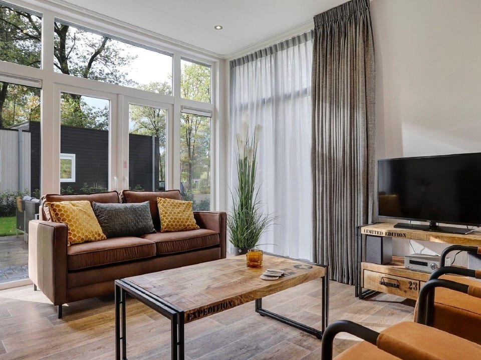 Chalet by Forest Edge with Modern Design Vacation rental in Overijssel (province)
