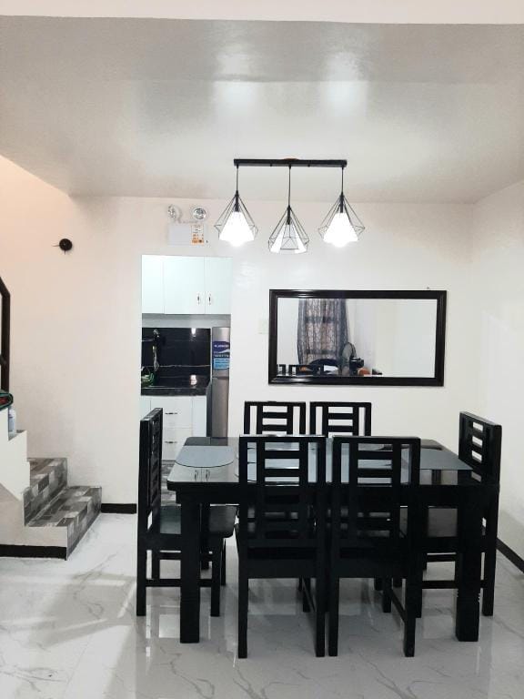 Gwen's Staycation and Transient House Deca Clark Vacation rental in Angeles