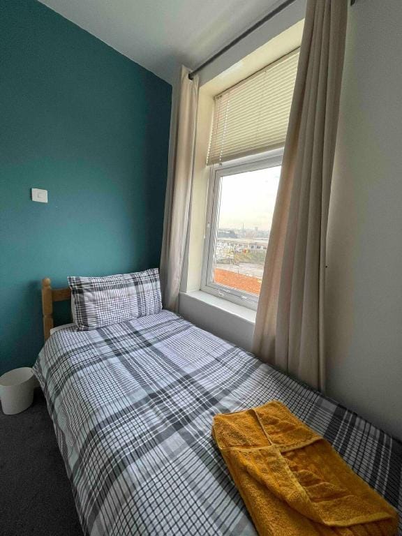 Spacious & Homely, 4 BR, Parking, Close to Centre Vacation rental in Sheffield