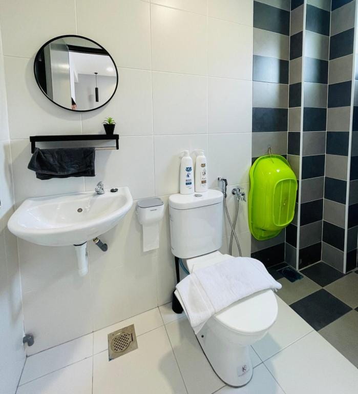 Manhattan 4 Bedrooms 11pax by IWH Suites Apartment in Ipoh