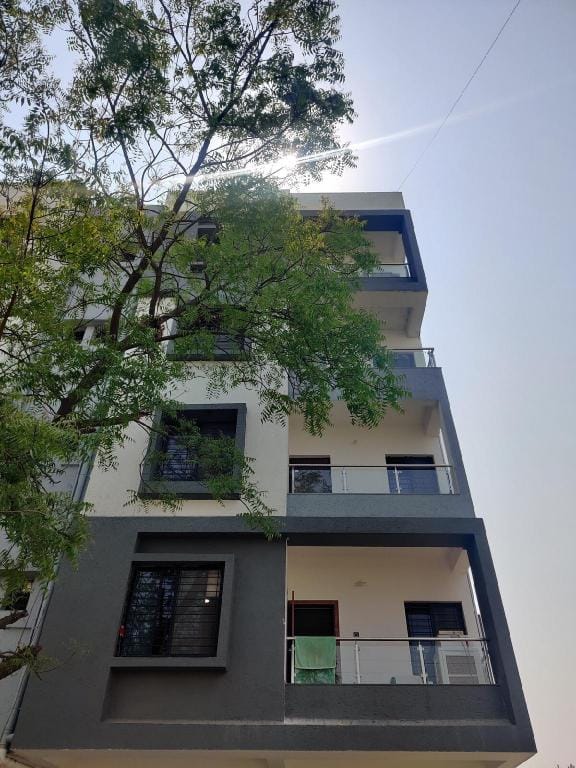 Fully furnished flat with parking in premise Vacation rental in Maharashtra