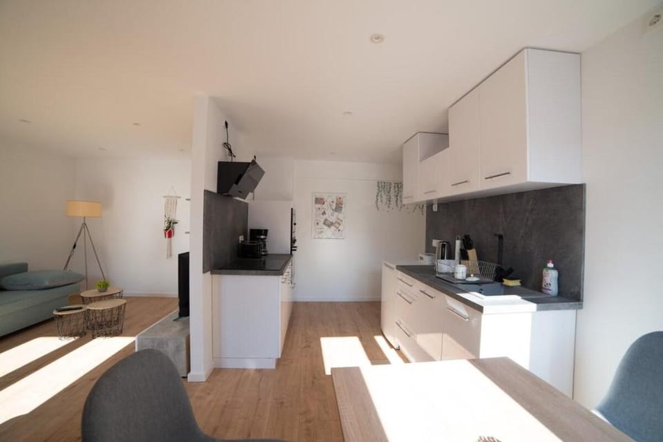 Schöne Ferienwohnung 54 m², Zentrumsnah, Kingbett Apartment in Erfurt