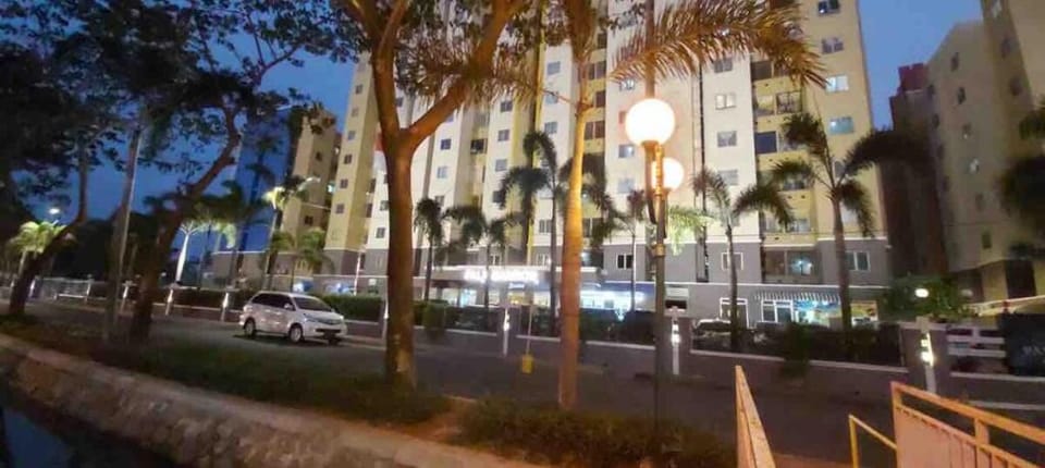 Palm Mansion 2BR, Homy, Near Airport&Citra 8, WiFi Apartment in Jakarta