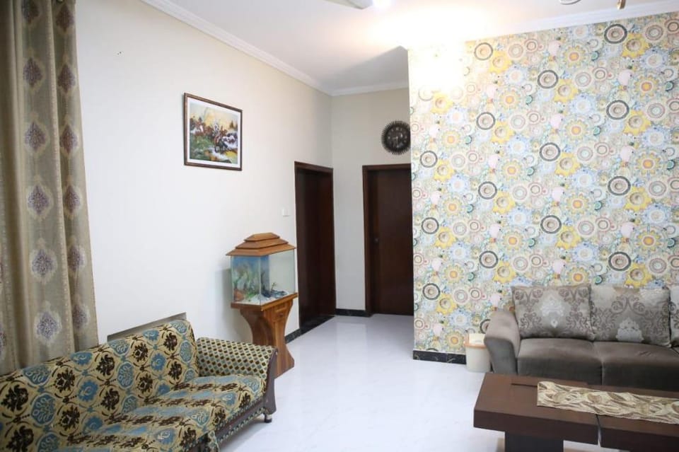 A beautiful 5 bedrooms house Vacation rental in Lahore