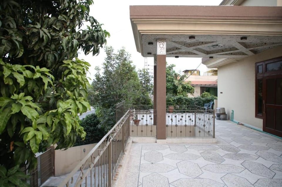 A beautiful 5 bedrooms house Vacation rental in Lahore