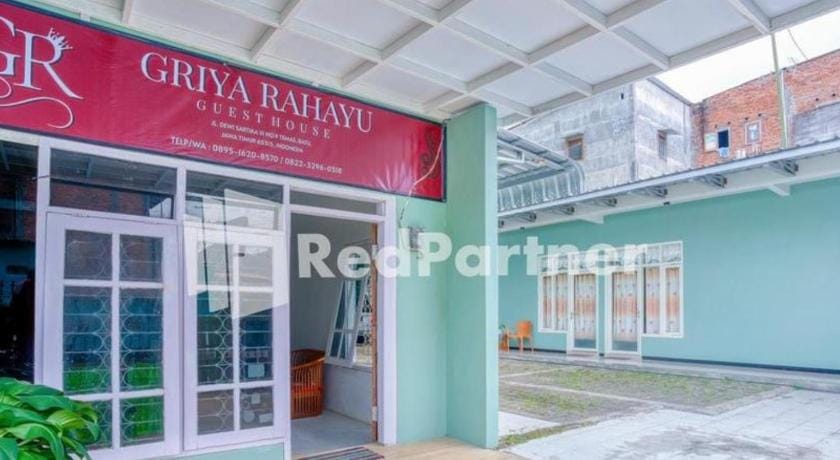 Griya Rahayu Guesthouse Mitra RedDoorz near Jatim Park 2 Batu Hotel in Batu