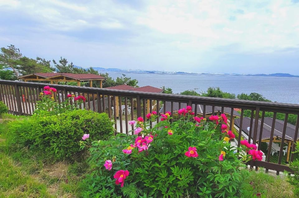 Incheon donggeumdo hanguk villa Bed and Breakfast in Gyeonggi-do