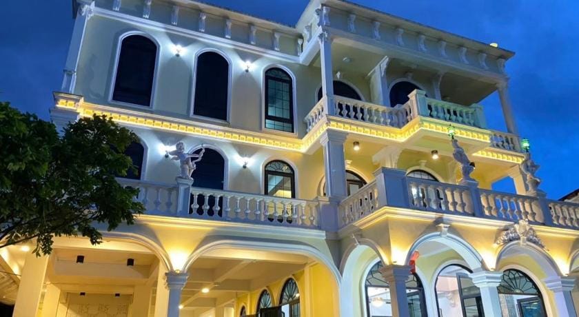 Daddy Dream Hotel and Residence Hotel in Ranong, Khao Niwet, Mueang Ranong District, Ranong 85000, Thailand