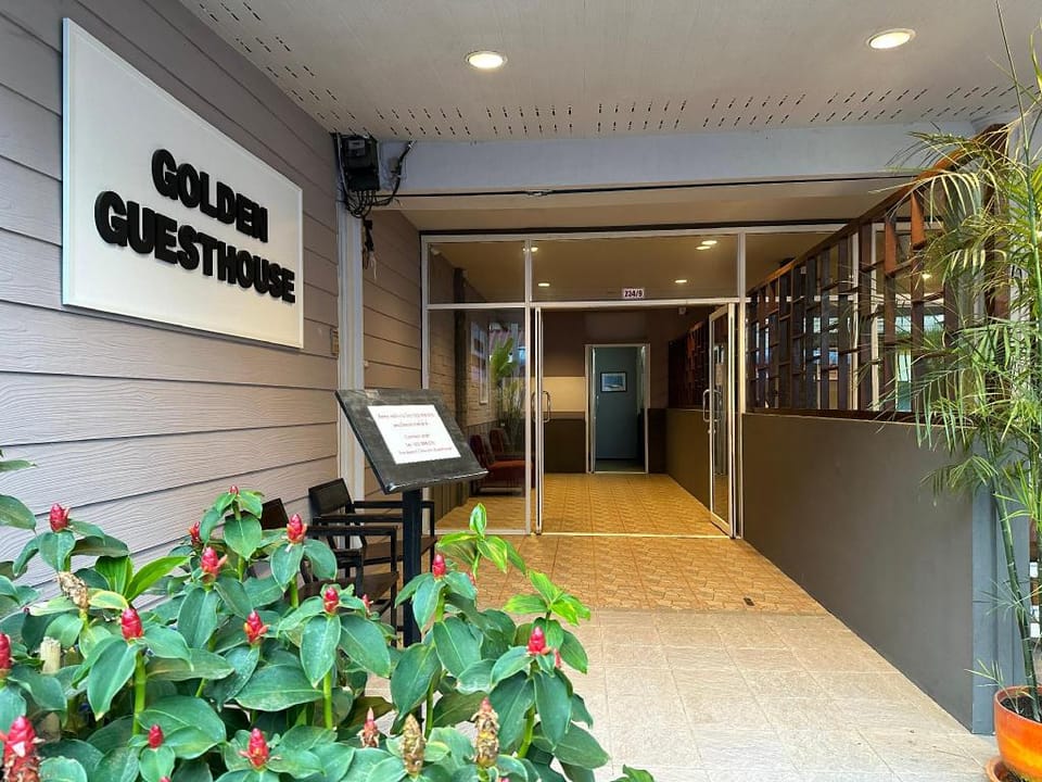 GOLDEN GUESTHOUSE By The Beach Cha Am Hotel in Thailand