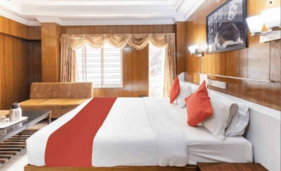 Hotel Pulikeshi Hotel in Bengaluru