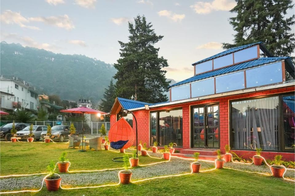 Solglow Resort - Kainchi Dham Hotel in Uttarakhand