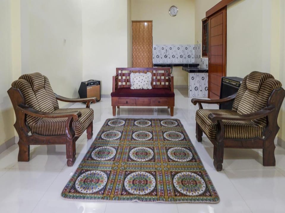 OYO 91137 Griya Cipu Syariah Guest House Hotel in East Java