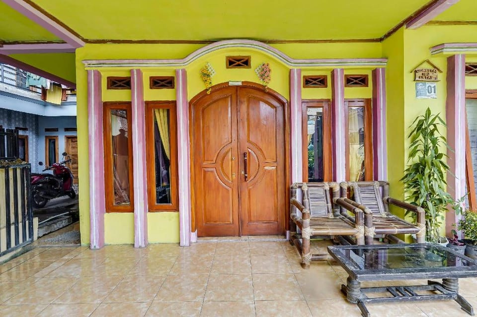 OYO Homes 91128 Desa Wisata Lebakmuncang Ciwidey Syariah Hotel in West Java