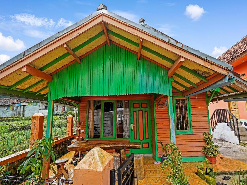 OYO Homes 91128 Desa Wisata Lebakmuncang Ciwidey Syariah Hotel in West Java