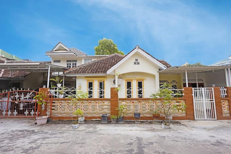 Hotel O Wisma Pinggir Hotel in Riau Islands, Indonesia