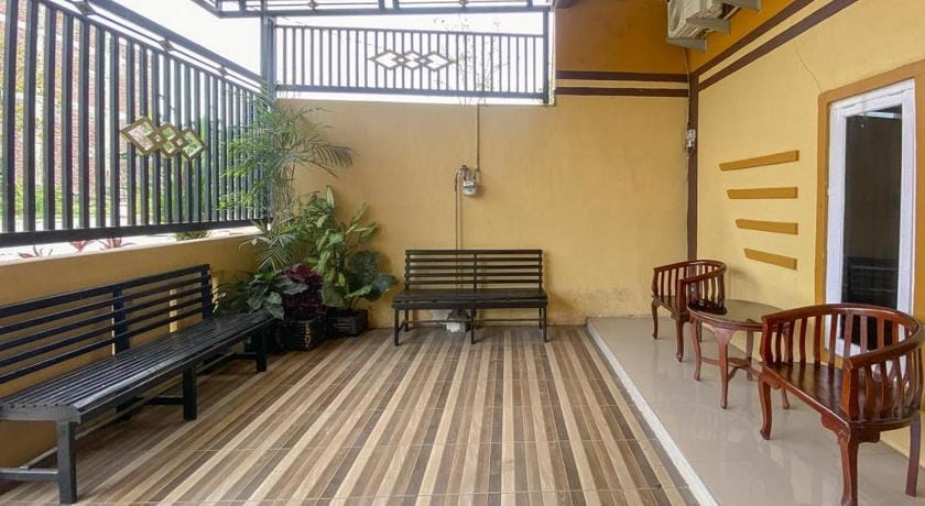 Home Stay Mulyawan Syariah Sengkang Mitra RedDoorz Hotel in Indonesia