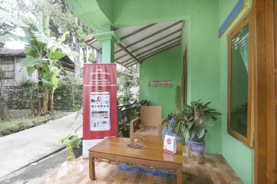 OYO Homes 91151 Desa Wisata Kreatif Perdamaian Srumbung Gunung Hotel in Indonesia