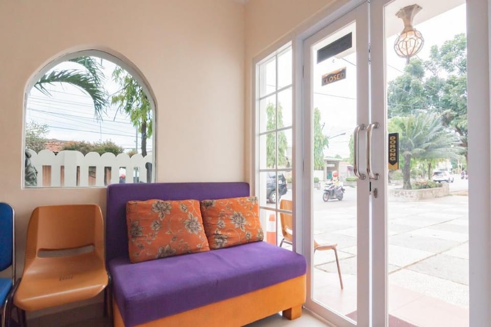 Urbanview Hotel Kangen Bungalow Purwakarta by RedDoorz Hotel in West Java