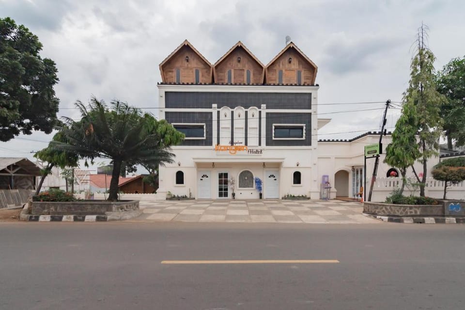 Urbanview Hotel Kangen Bungalow Purwakarta by RedDoorz Hotel in West Java