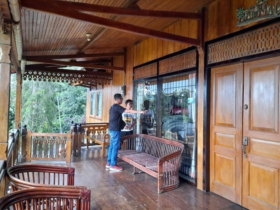 OYO Homes 91121 Desa Wisata Kotabatu Danau Ranau Hotel in Indonesia