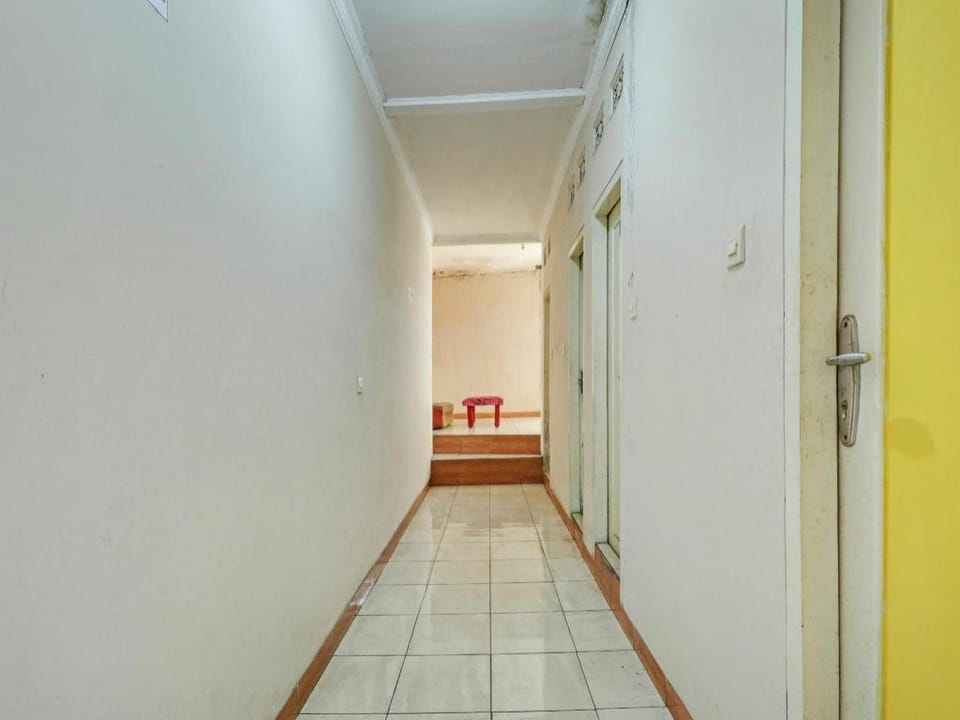 SPOT ON 91135 Hanami Syariah Hotel in Bandung