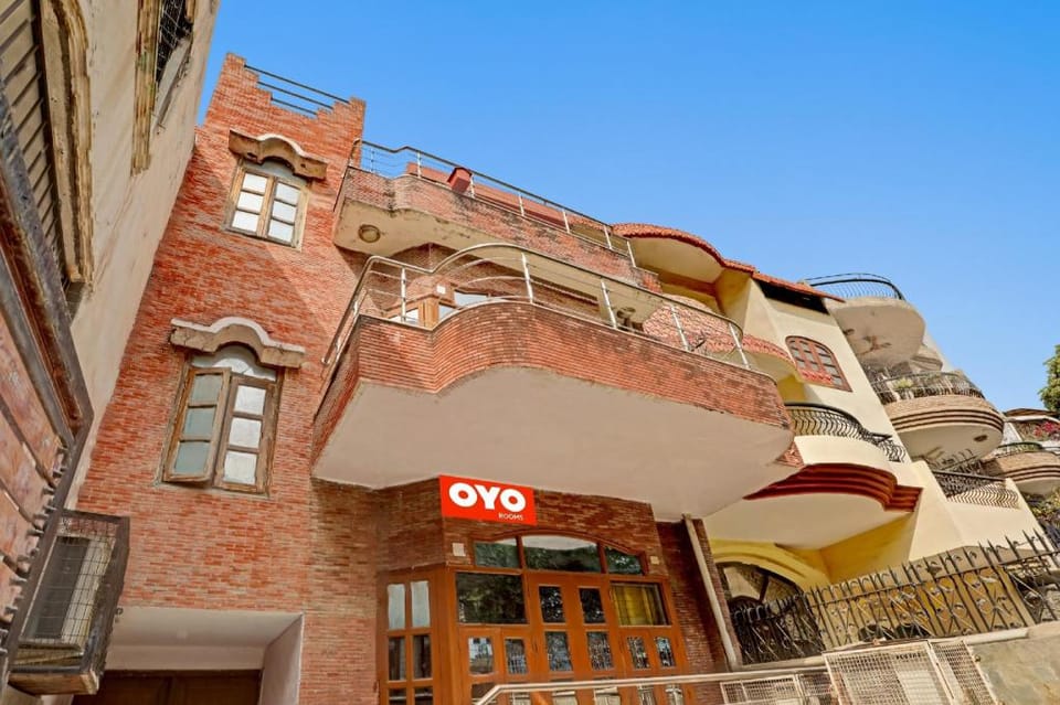 Hotel O Premium Stay Near Dlf Avenue Saket Hotel in New Delhi