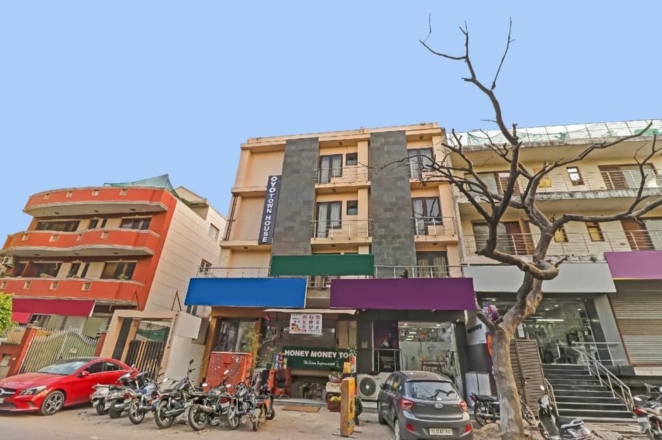 Townhouse Anutham Hotel in Delhi