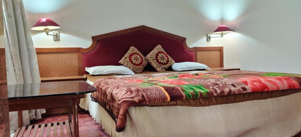 HOTEL RAJPALACE Hotel in Ahmedabad