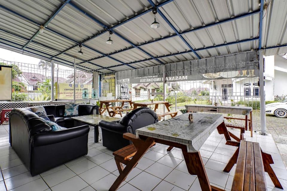 SPOT ON 91108 Sare Ngebluk Residence Hotel in West Java