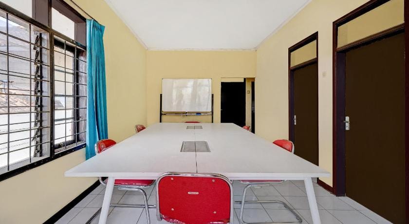 OYO Life 91116 Pelangi Residence Syariah Hotel in West Java