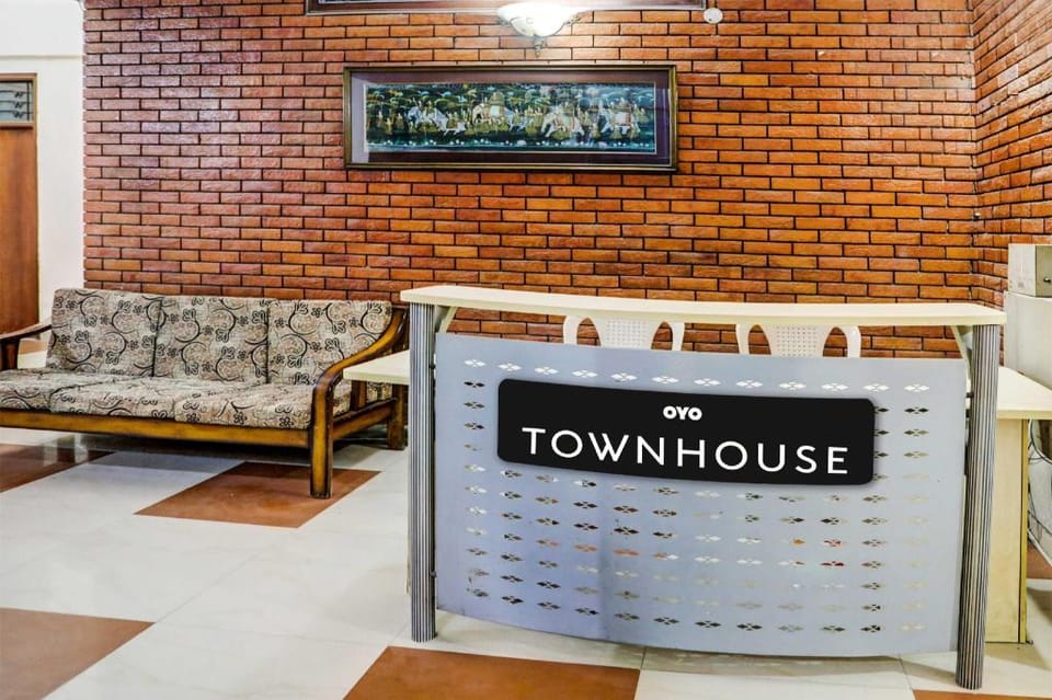 Hotel O Sunshine Near Iskcon Temple Noida Hotel in Noida