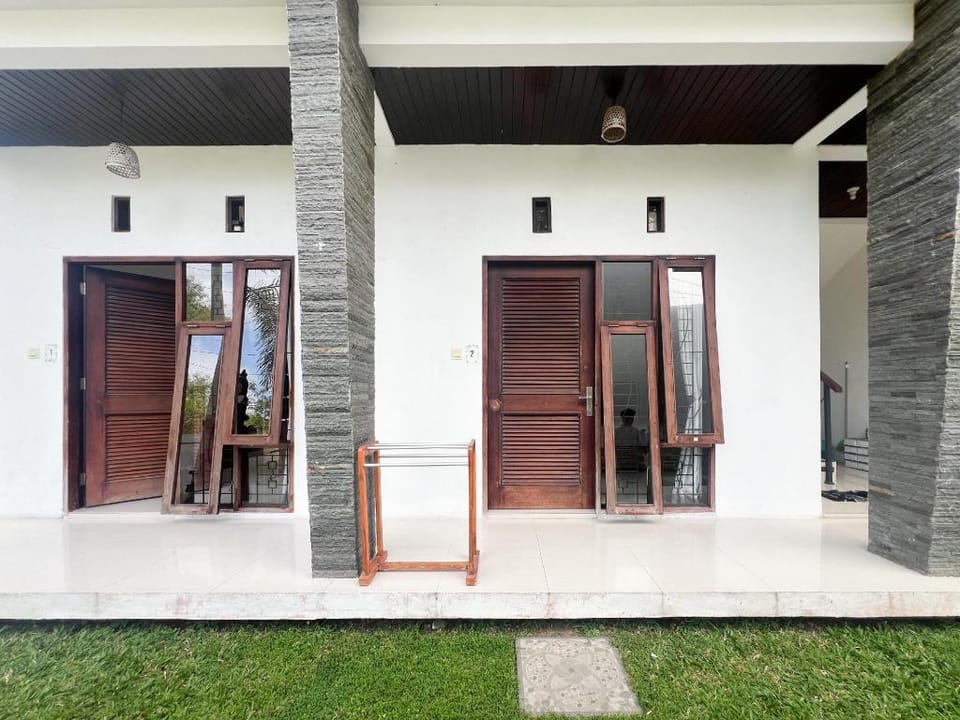 Kanha Homestay near Pantai Pandawa RedPartner Hotel in Bali