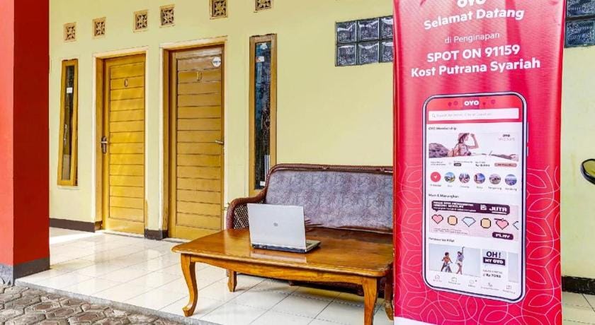 SPOT ON 91159 Kost Putrana Syariah Hotel in West Java