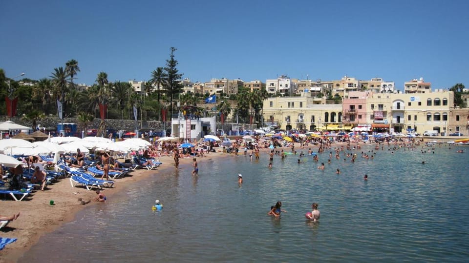 Superb Seafront Family Apartment by Buena Vista Apartment in Sliema