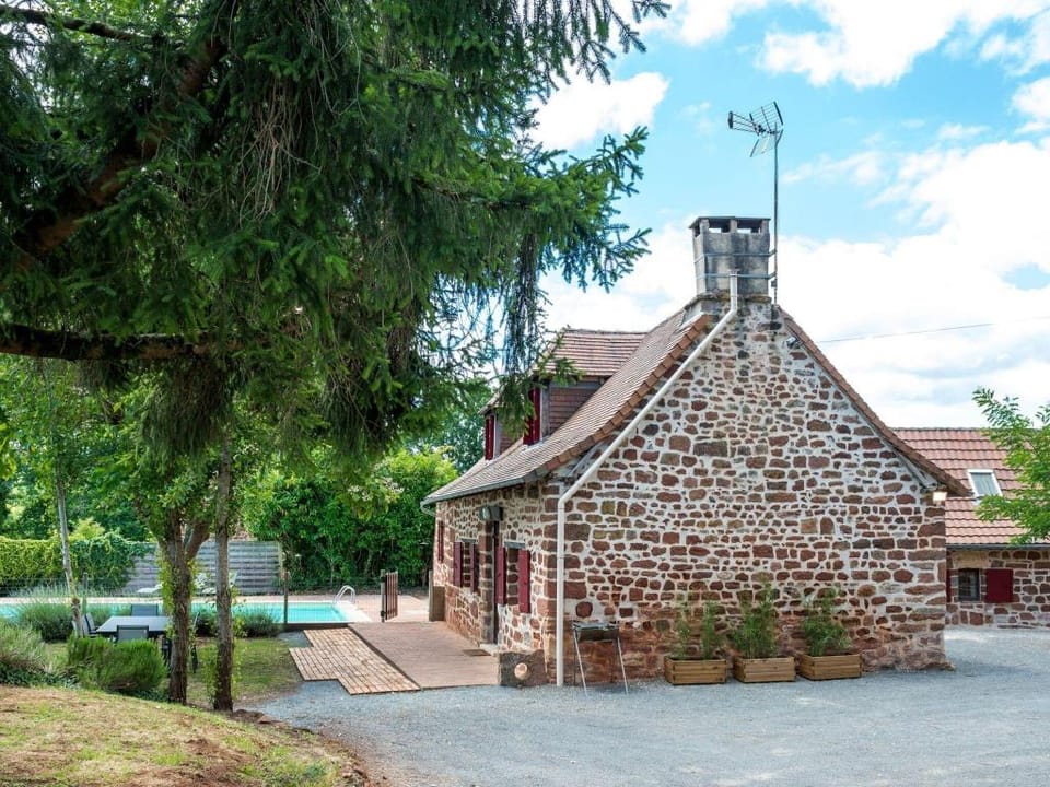 Beautiful holiday home with pool in Teillots Vacation rental in Nouvelle-Aquitaine