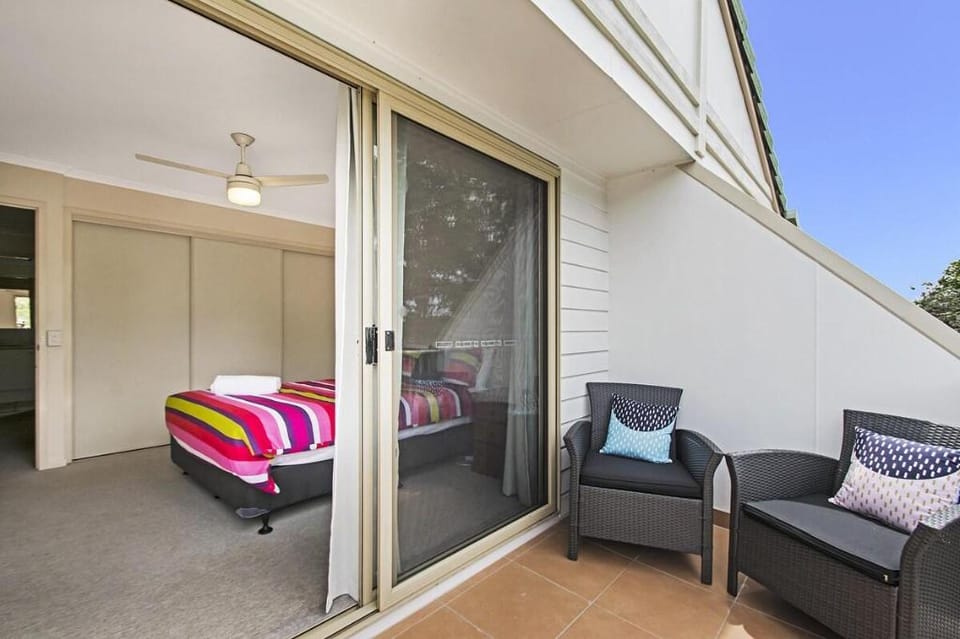 Townhouse Holiday: close walk to beach & shops Apartment in Coolum Beach