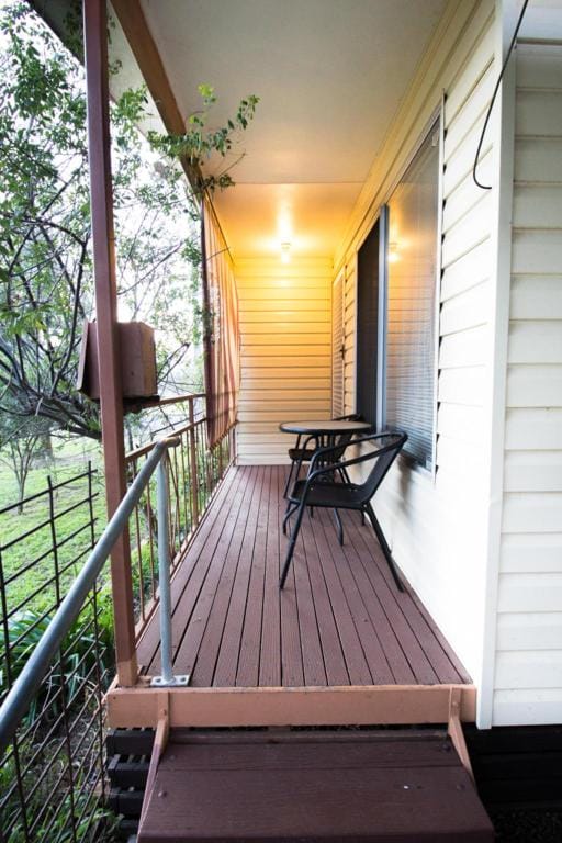 Cottage plus Caravan Stay close to CBD Vacation rental in New South Wales