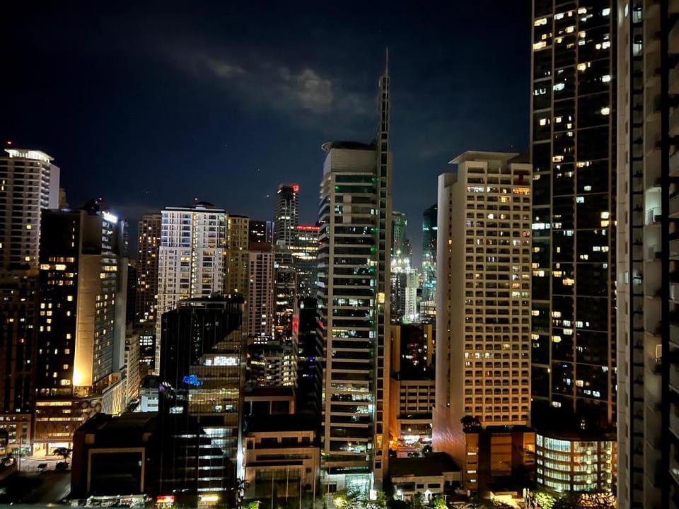 Jazz Condo w Balcony Apartment in Makati